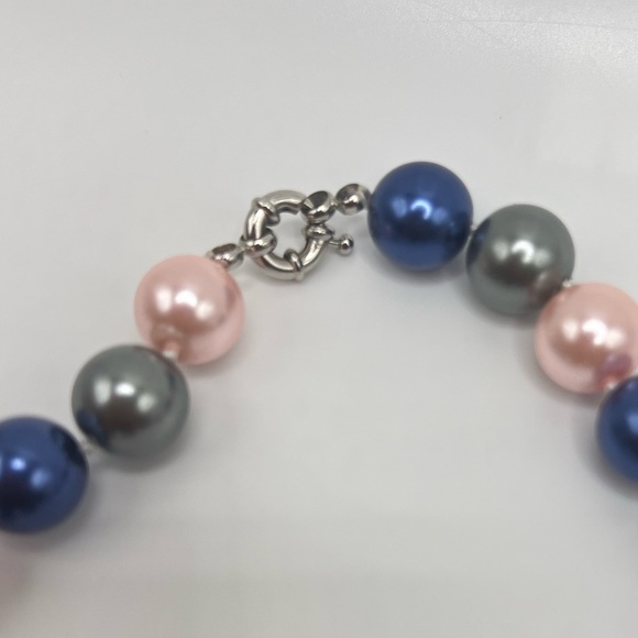 Runway Designer Faux Pearl Choker Necklace - Picture 3 of 3